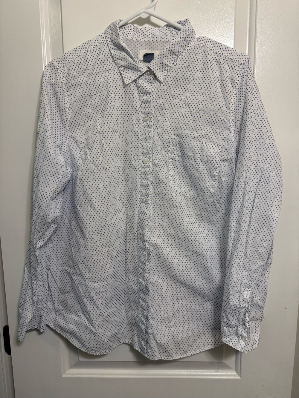 Old Navy White Long-Sleeve Button Down Shirt with Royal Blue Micro Letter Print